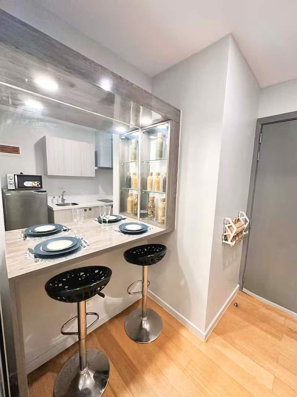 3607A - 1BR Acqua Near Poblacion Rockwell + Free Pool