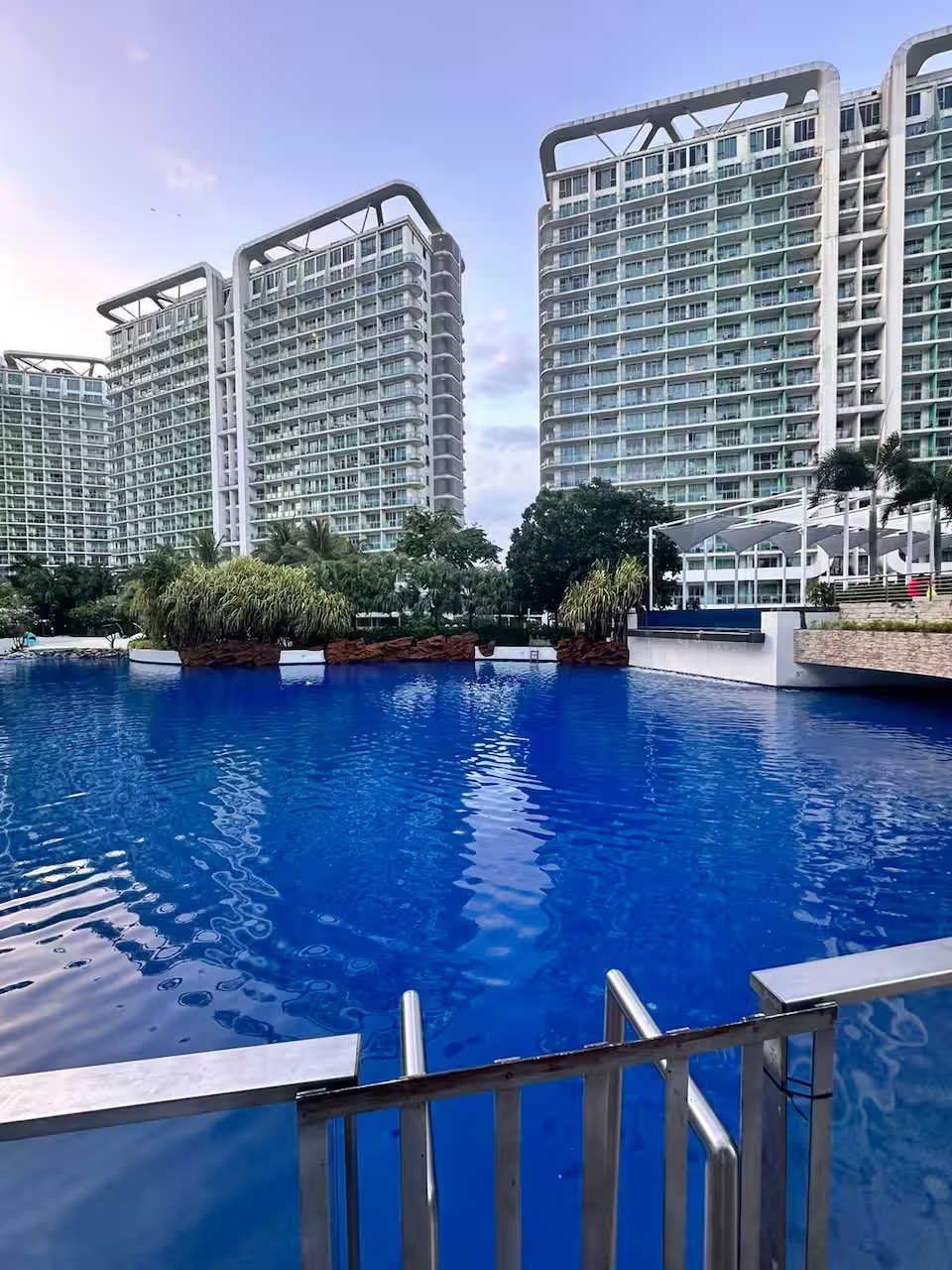 1811 - 1 BR Beach View Azure Paranaque Near Airport