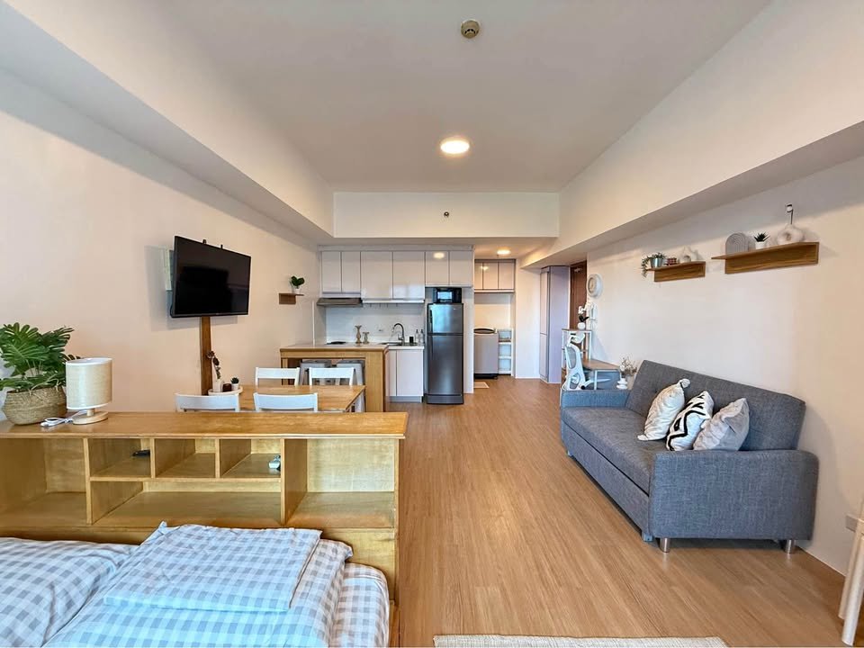 Studio in Icon Plaza BGC Taguig Condo for Rent Property ID: RT025