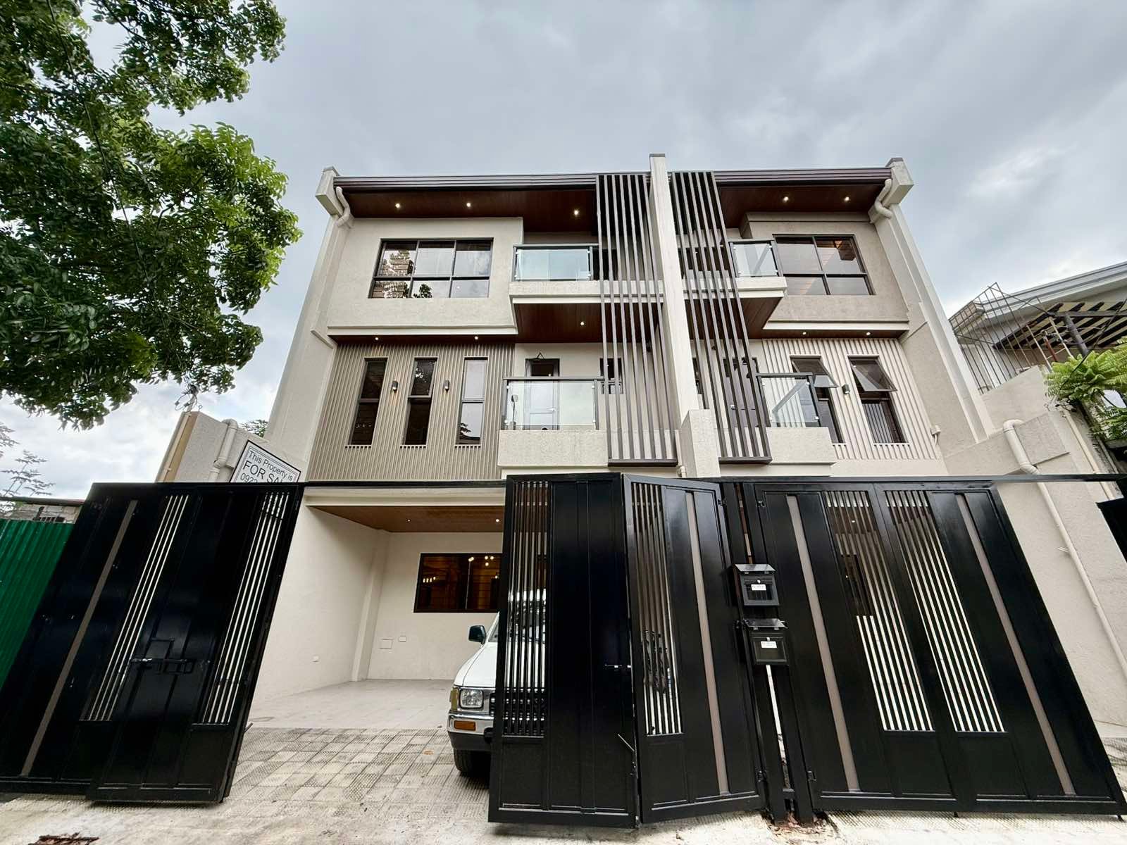 Brand New Duplex House for Sale in Fortunata Subdivion, San Isidro Paranaque. Property ID: FM045