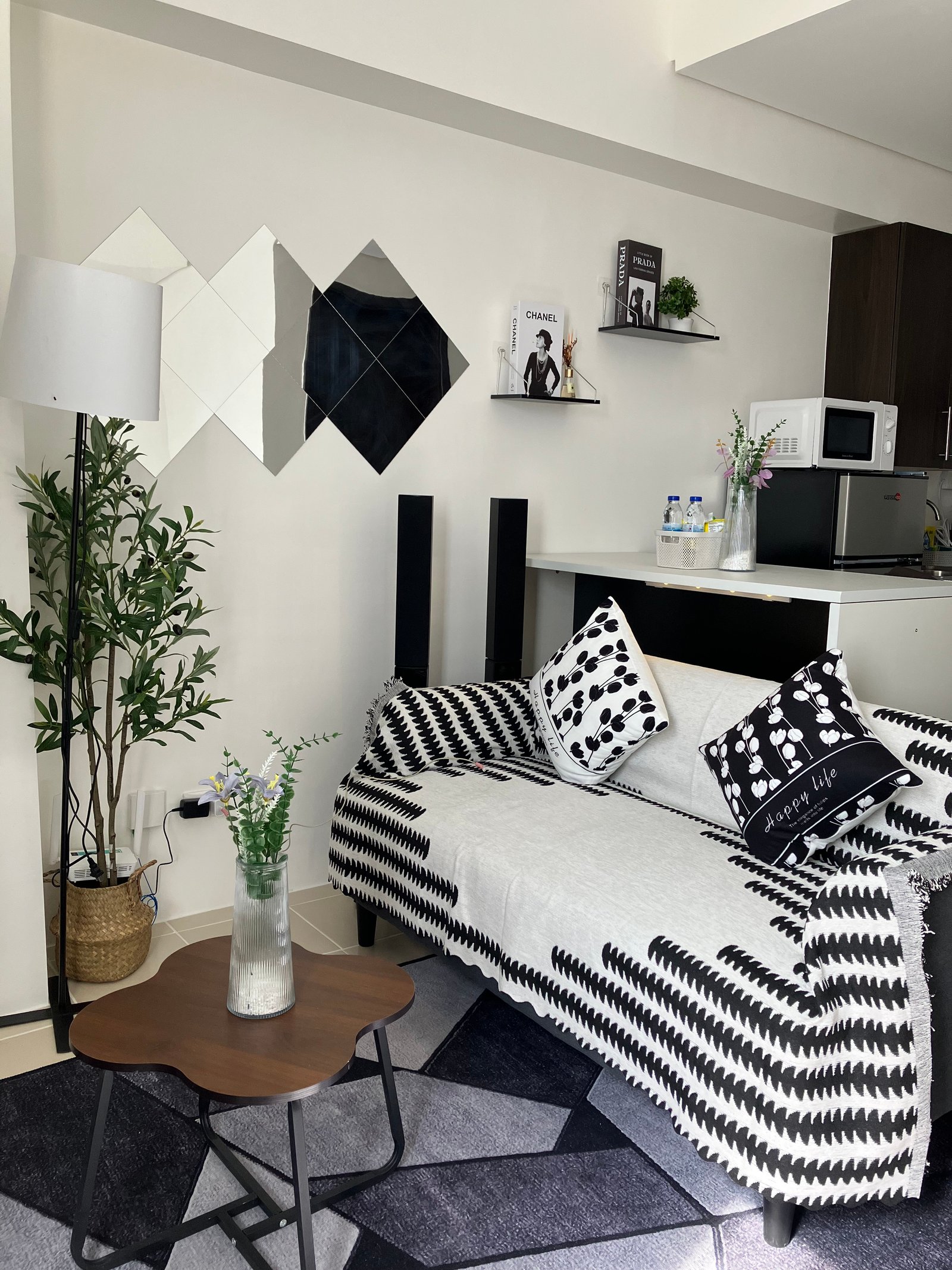 D’Cozy Monochrome Suite