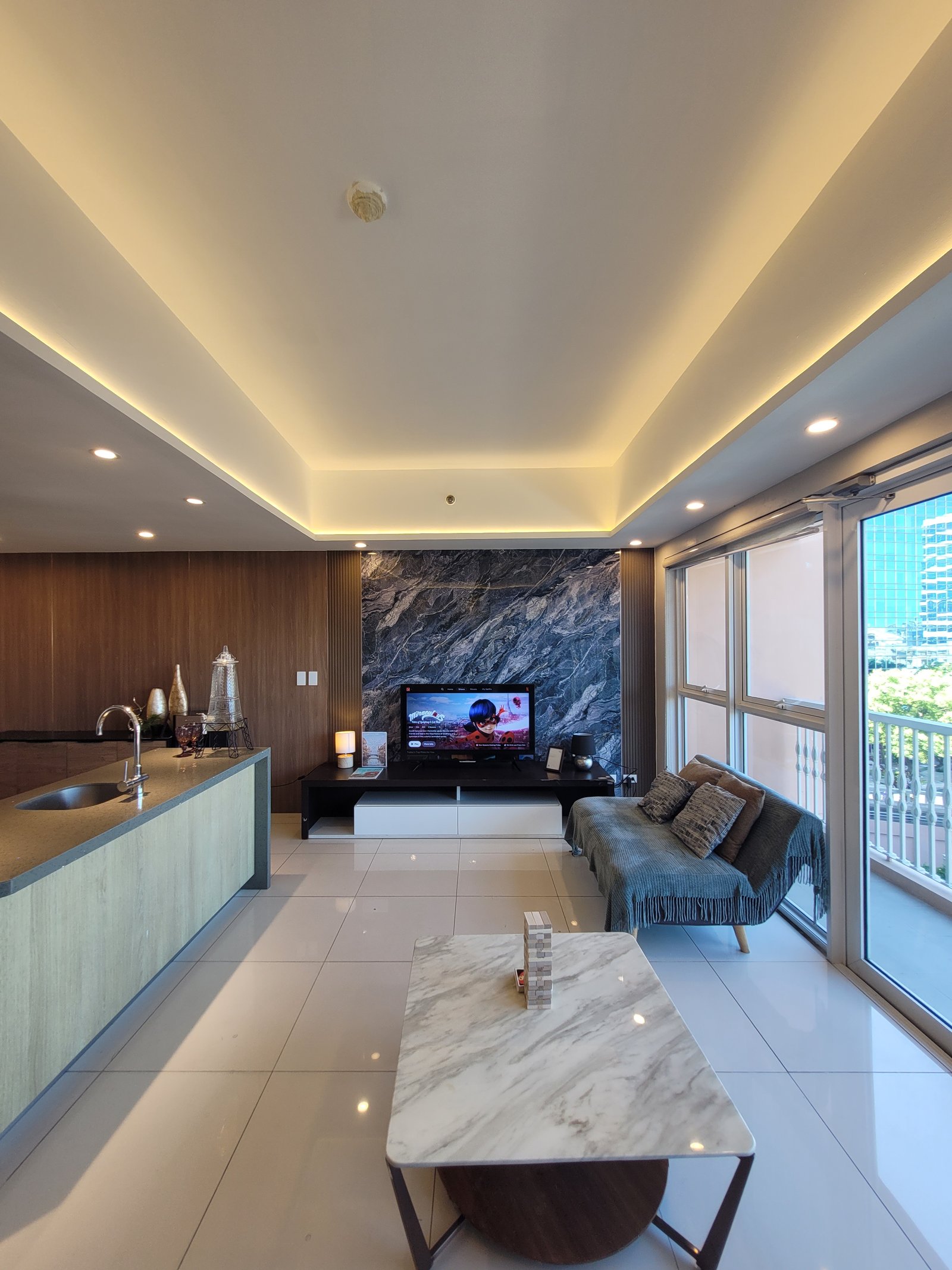 1BR Suite St. Mark Residences Near Venice Mall BGC