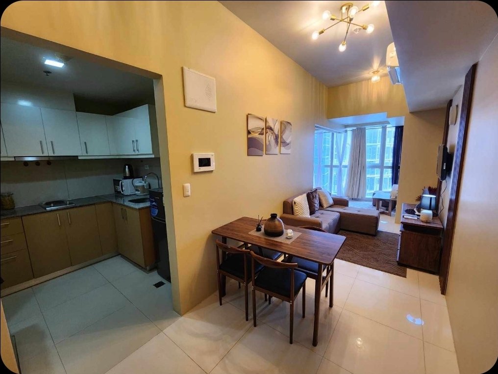 BGC 1BR Uptown Parksuites