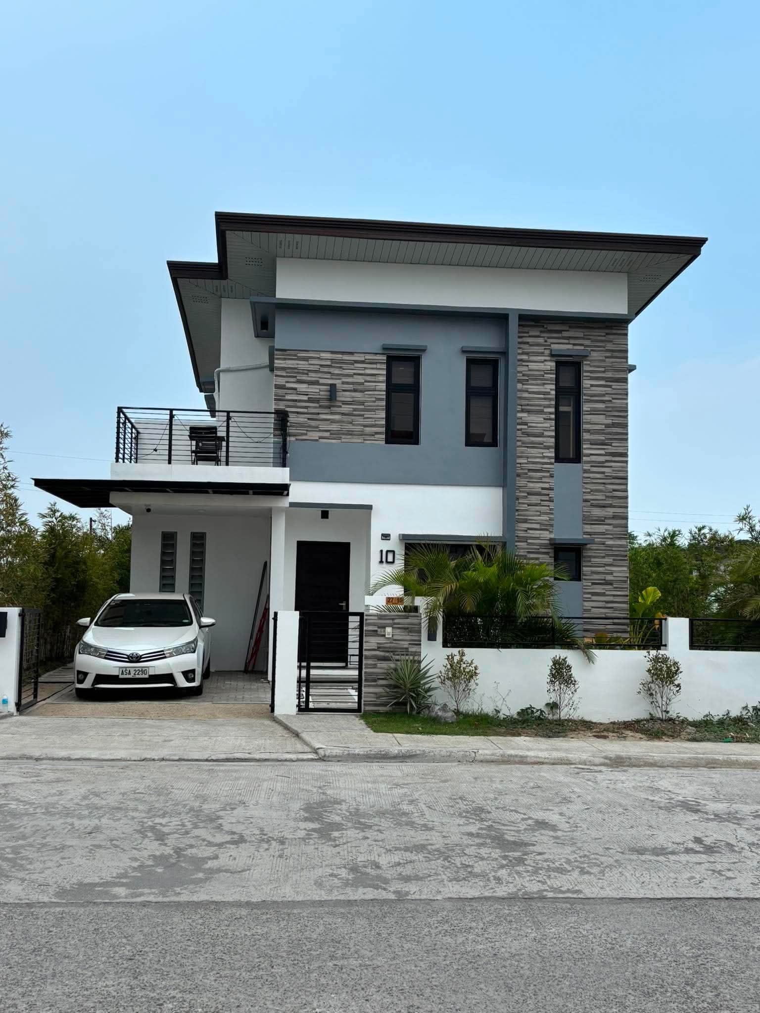 Casa Lou at Laiya