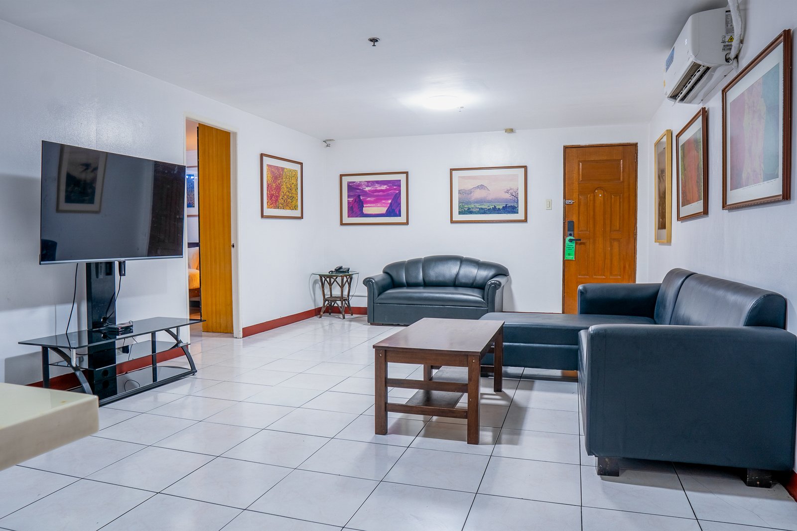 2-Bedroom Suite Condo Apartment in Quezon City | 75 sqm + Free Parking Fast  + WiFi