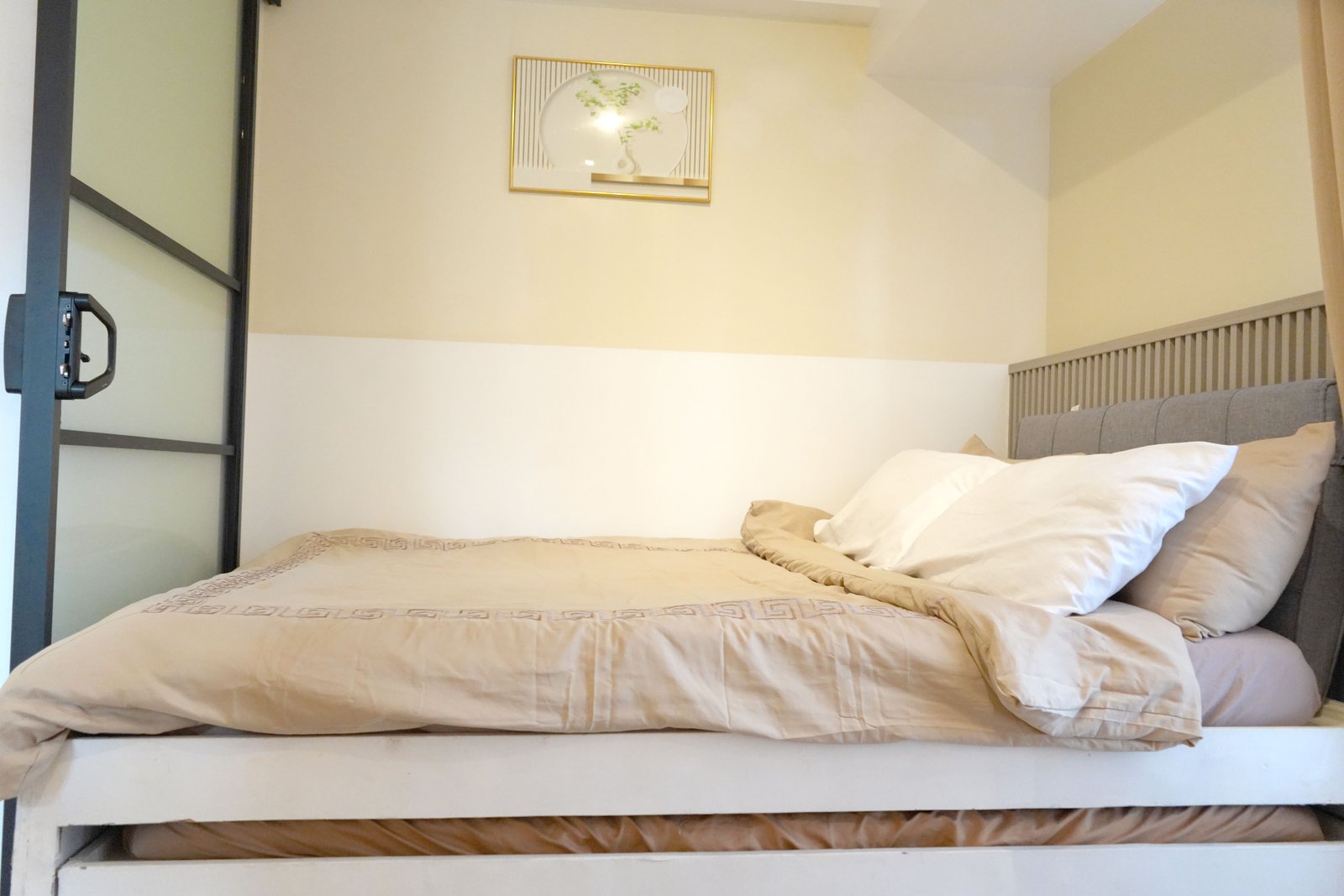 Room - Apartment